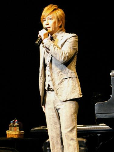 【画像・写真】小室哲哉が単独ライブ「再出発の日、見守って」