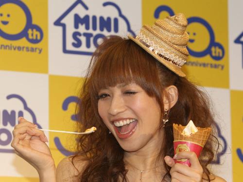 【画像・写真】まおみ　１１年ぶり復刻「プリンソフト」試食