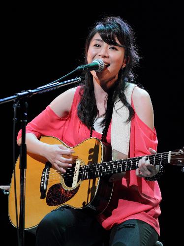 トイレの神様 が話題沸騰中の女性シンガー ソングライター 植村花菜が 東京 日本青年館で初のワンマンホールライブ スポニチ Sponichi Annex 芸能