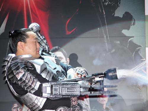 【画像・写真】「色々ありましたけど」サッカー通の朝青龍が日本にエール