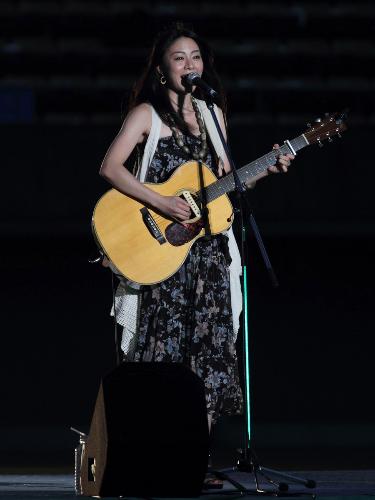 【画像・写真】植村花菜　神宮外苑花火大会で「トイレの神様」熱唱