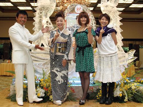 【画像・写真】中村美律子６０歳「まだまだ人生折り返し地点」