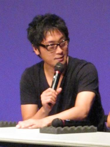 【画像・写真】えみりと交際…松田賢二、ツッコミに笑顔