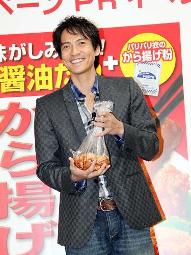 【画像・写真】だからキャスティングされた？沢村一樹「から揚げも揉むのも大好き」