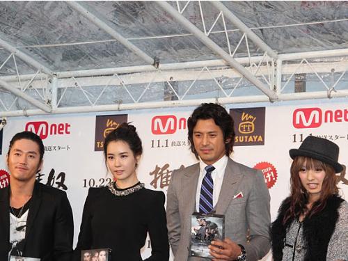 【画像・写真】アッキーナ「一番凄い筋肉」韓流俳優にうっとり