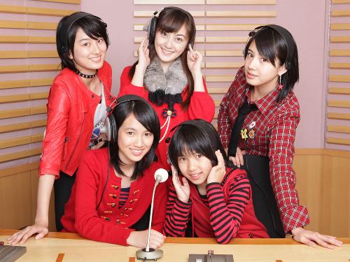 初のレギュラー出演に意気込む５人組ユニット ｂｕｍｐ ｙ 前列左から宮武美桜 宮武祭 後列左から高月彩良 松山メアリ 桜庭ななみ スポニチ Sponichi Annex 芸能