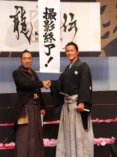 【画像・写真】龍馬伝撮了　福山「ありがとうの言葉しか」