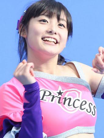 【画像・写真】合コン禁止なの…「ミス週刊プレイボーイ」はＦ乳の女子大生グラドル