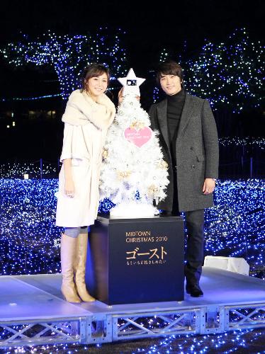 【画像・写真】松嶋菜々子　青と白のＬＥＤコラボにウットリ