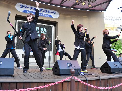 【画像・写真】手術受けたメンバー復帰！「腐男塾」が３曲披露