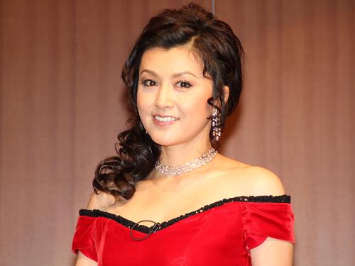 【画像・写真】歌姫役に挑む藤原紀香「バシバシしごかれています」