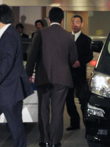 【画像・写真】松平健の妻、友里子さん通夜　中村玉緒ら弔問