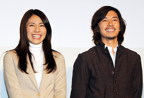 ドラマ「ＣＯＮＴＲＯＬ～犯罪真理捜査～」の完成披露試写会に登場した松下奈緒（左）と藤木直人