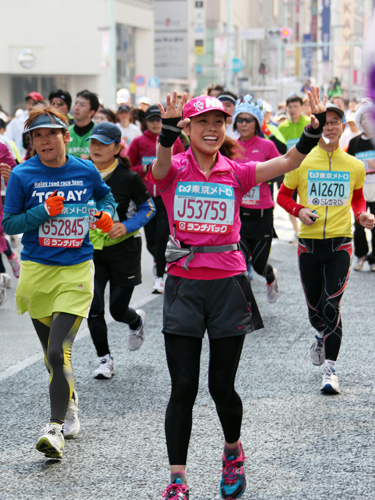 山本あきが「東京マラソン」でフルマラソンに初挑戦。４２.１９５キロを５時間５８分で完走