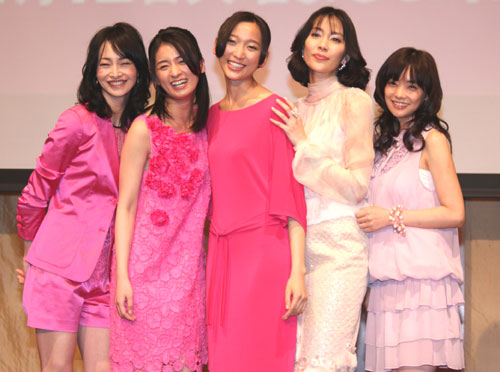 「名前をなくした女神」制作会見に出席した（左から）りょう、尾野真千子、杏、木村佳乃、倉科カナ
