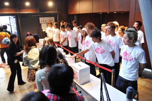 【画像・写真】ＩＳＳＡが呼び掛け、チャリティーライブ開催