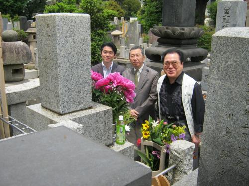 【画像・写真】五代目柳家小さん命日…孫の花緑は結婚報告