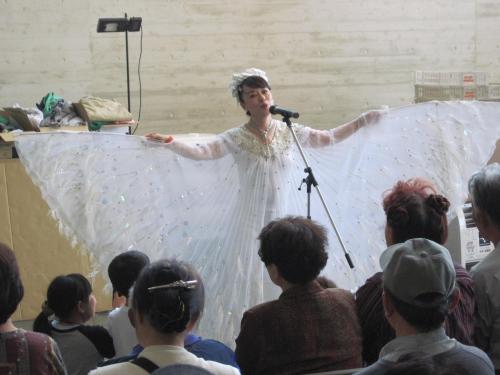 【画像・写真】「絆の会」再び…橋幸夫呼び掛け、被災地で熱唱
