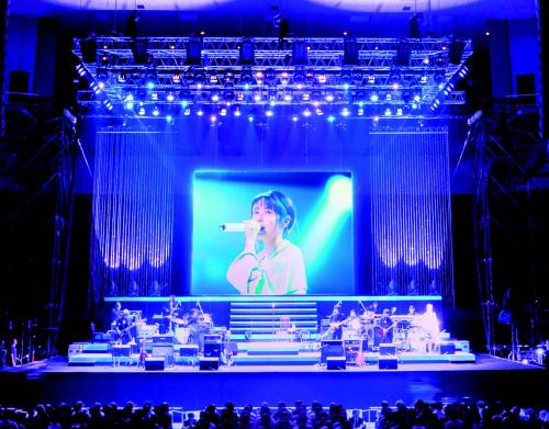 東京・日本武道館で行われた「ＺＡＲＤ」坂井泉水さんの追悼コンサート