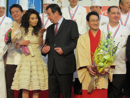 【画像・写真】「食事の前にも楽しいタイム」萬田久子“親善大使”に