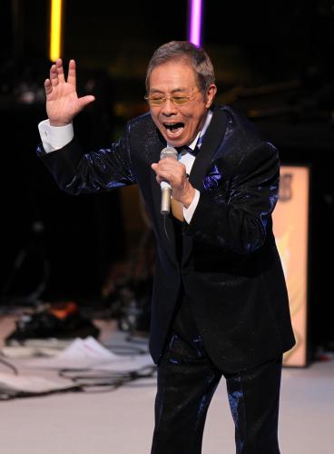 【画像・写真】サブちゃん封印解いた“幻の曲”ファミリーで熱唱