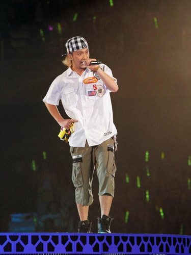 【画像・写真】「遊助」＝上地雄輔　武道館公演で「ただいま！」