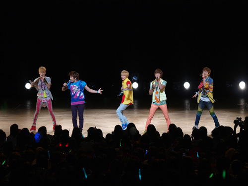 【画像・写真】韓流グループＳＨＩＮｅｅ　関西弁で「なんでやねん」