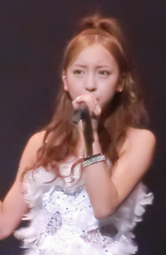 【画像・写真】ＡＫＢ４８板野友美　喉の不調で全治３～４週間