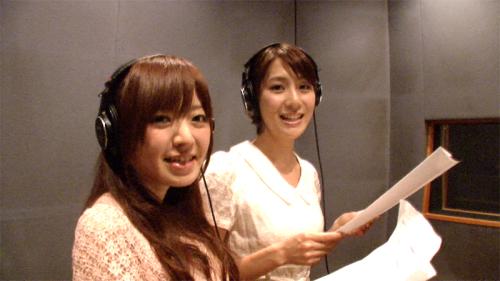 レコーディングするテレビ東京の紺野あさ美アナ（左）と植田萌子アナ