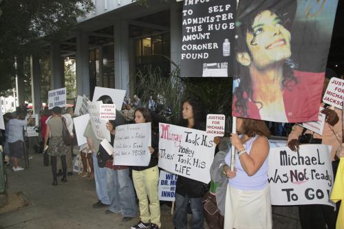 【画像・写真】マイケルさん専属医が無罪主張…過失致死罪で初公判