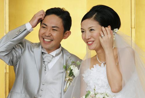 【画像・写真】三平　国分佐智子と挙式「姉たちと、本当にうまくやっている」
