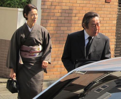 尾上菊五郎、富司純子夫妻も弔問に訪れた
