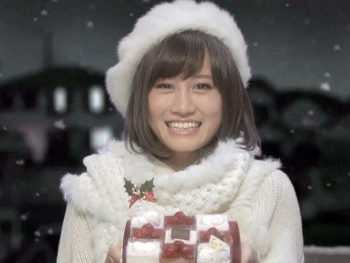 【画像・写真】前田敦子　はにかみながら彼氏にケーキを　大島優子は友達に
