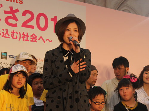 【画像・写真】松浦亜弥　病名公表後初の公の場「大丈夫です」