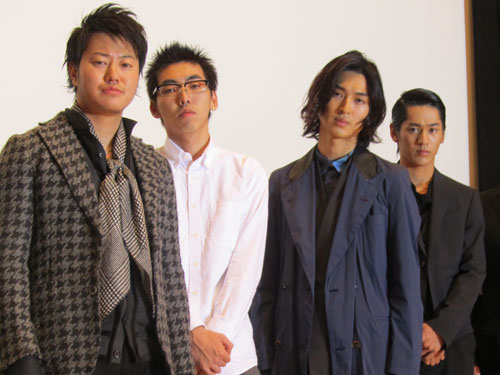 映画「ハードロマンチッカー」初日舞台あいさつに登壇した（左から）遠藤要、柄本時生、松田翔太、永山絢斗