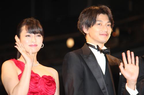 映画「ワイルド７」ジャパンプレミアに出席した（左から）深田恭子と瑛太