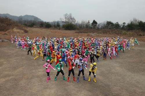 【画像・写真】ライダーと戦隊ものが初共演　ヒーロー２４０人大集結