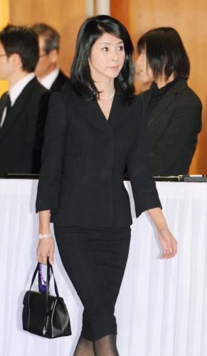 森田芳光さんの葬儀に訪れた女優の黒木瞳