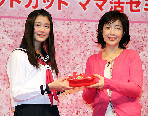 イベントに登場した刈谷友衣子（左）と菊池桃子