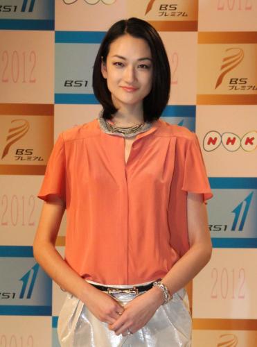 【画像・写真】写メする冨永愛「友達に“いいだろう？”って送りました」