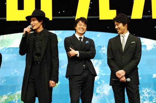 「宇宙兄弟」ジャパンプレミアイベントに登場した（左から）岡田将生、小栗旬、堤真一