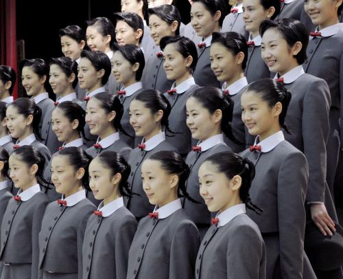 【画像・写真】清く正しく美しく　宝塚音楽学校で入学式「100期生の自覚を」　