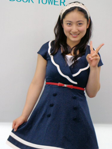 【画像・写真】１８歳の紗綾、セクシーさ披露「少し恥ずかしい」