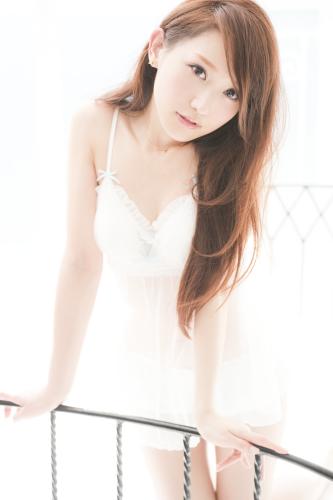 【画像・写真】人気モデル　菅野結以「総決算となるような中身の濃い本」