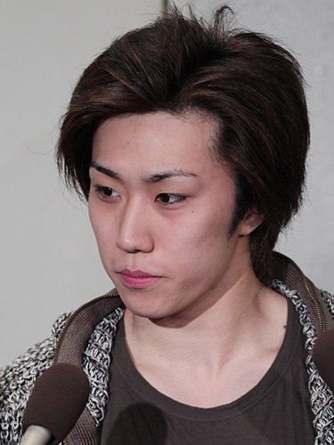 【画像・写真】早乙女太一　撮られた！同棲中の西山茉希に路上ＤＶ