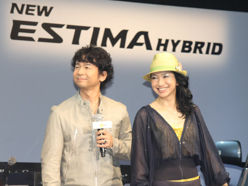 イベントに出席したドリカムの吉田美和と中村正人