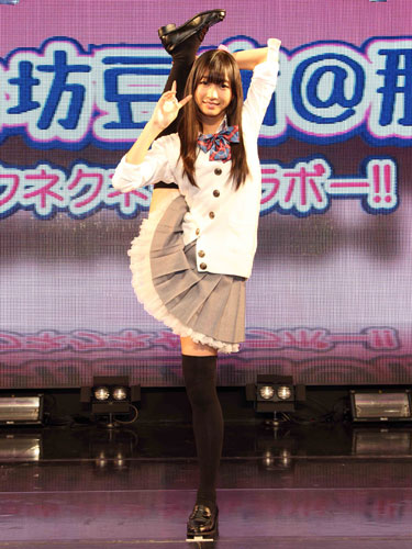 【画像・写真】なあ坊豆腐＠那奈　誕生日ライブで“生Ｉ字バランス”披露