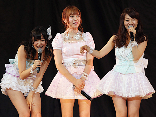 ＡＫＢじゃんけん大会の要項が発表され、驚く（左から）指原莉乃、河西智美、大島優子