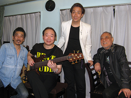 「男の花道」の音楽を担当する（左から）宇崎竜童、中村梅雀、中村福助、演出のマキノ雅彦