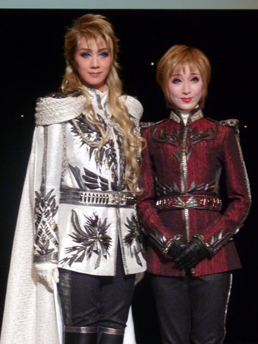 【画像・写真】宙組新トップ　凰稀かなめ「初のＳＦ、ドキドキしてます」